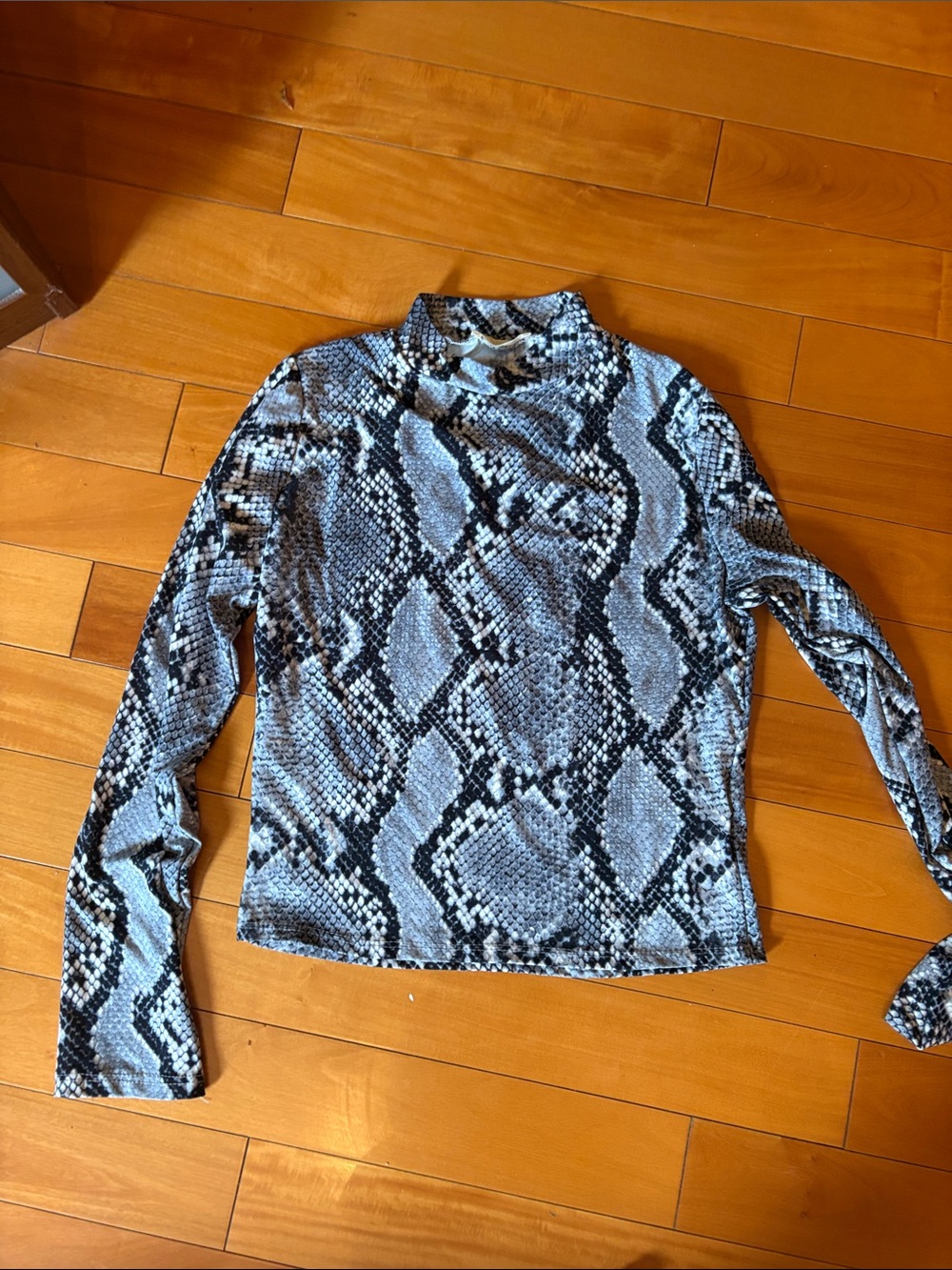 Olivia Rae Black and Gray Snake Print Long Sleeve Crop Top